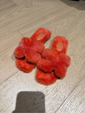 Women’s Hermes Fuzzy Oran Sandal - Orange - Size 36